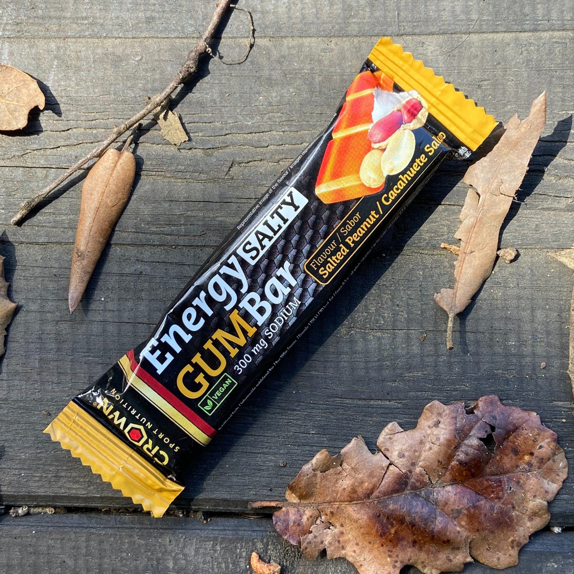 Crown Sport Nutrition Energy GUM Bar, Barrita energética de gominola con sodio y aminoácidos, Sabor Cacahuete salado, 1 x 30 g - Imagen 2
