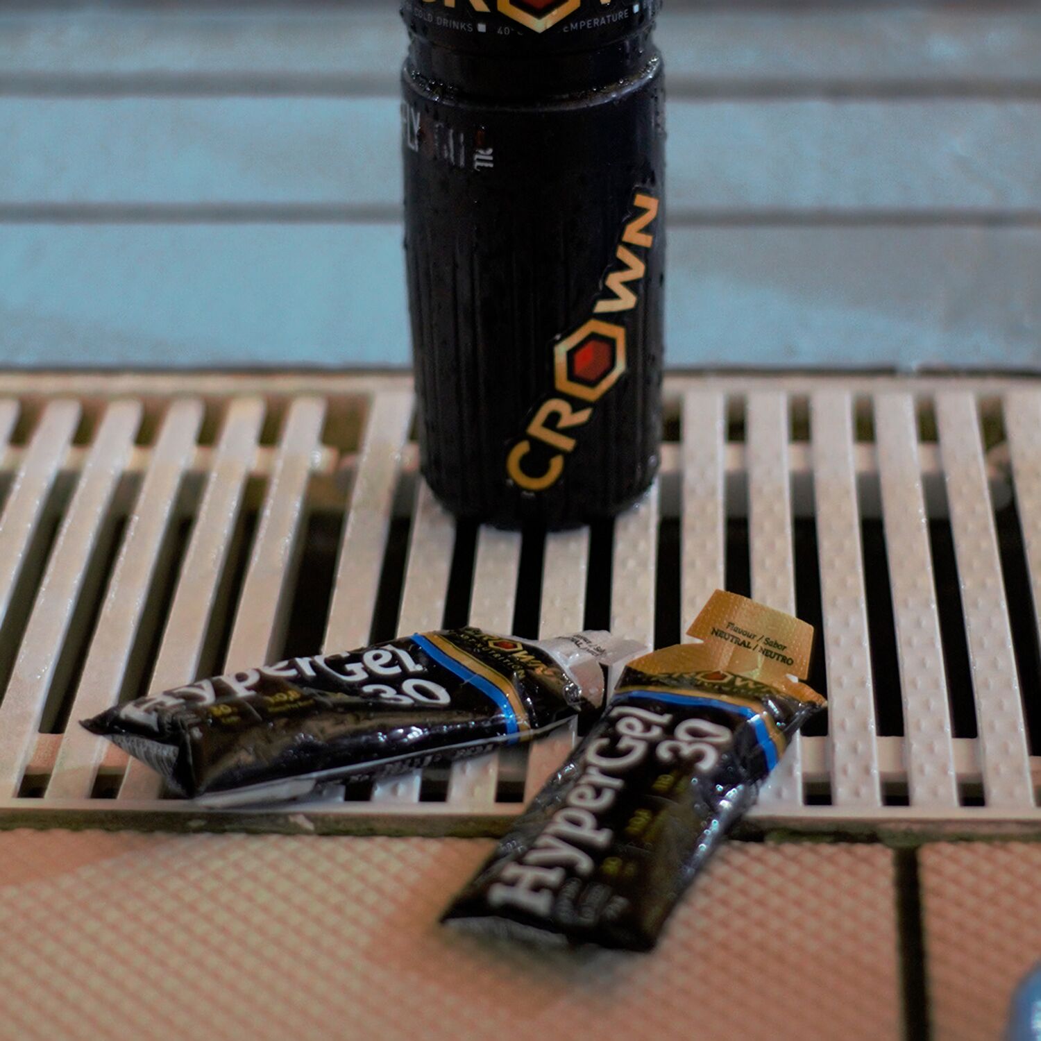 Crown Sport Nutrition HyperGel 30 Hydro + Caffeine, Gel energético líquido con 45 g de carbohidratos 1:0,8 y sodio, Sabor Neutro con cafeína , 10 x 60 g - Imagen 6
